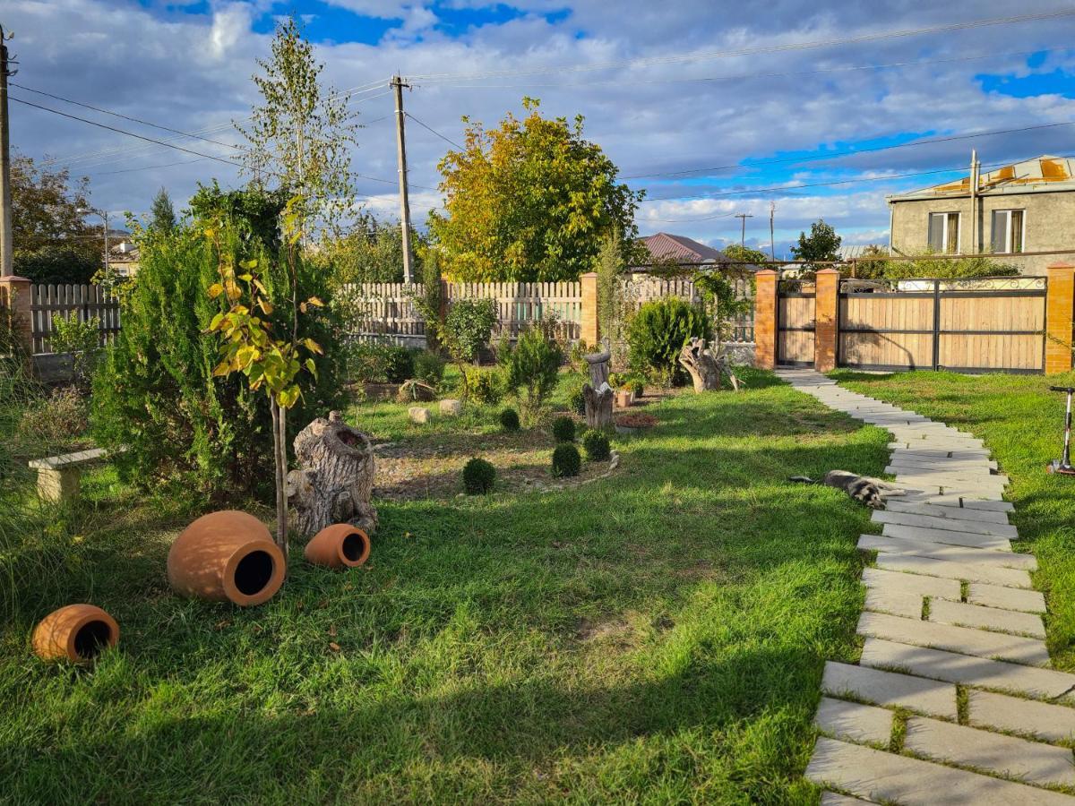 Savanna Guest House Dedoplis Tskaro Exterior photo